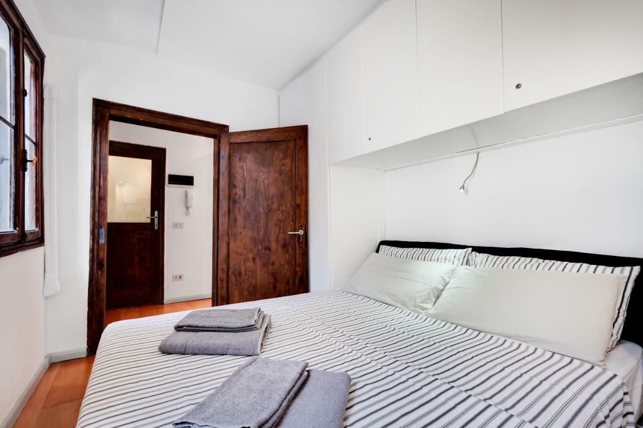 Bragora Smoochy Attic In Venecia